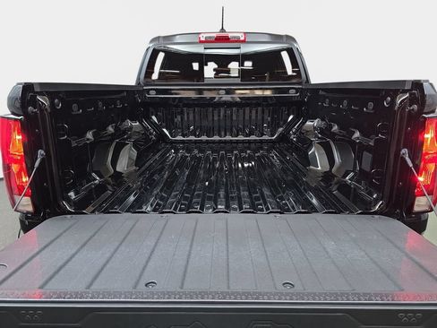 Used 2025 Chevrolet Colorado W/T RWD image 14
