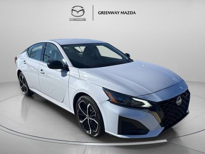 Used 2024 Nissan Altima 2.5 SR