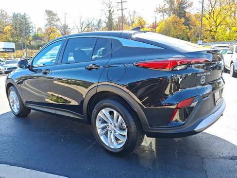 Used 2024 Buick Envista Preferred w/ Convenience II Package image 4