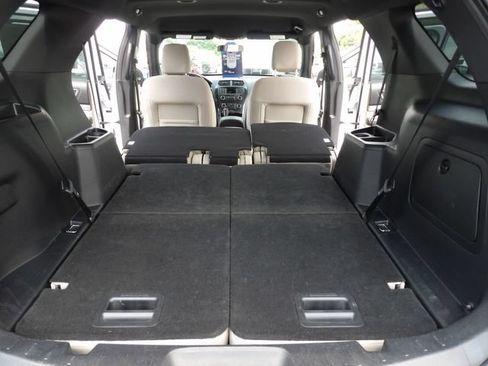Certified 2018 Ford Explorer XLT AWD/4WD image 28
