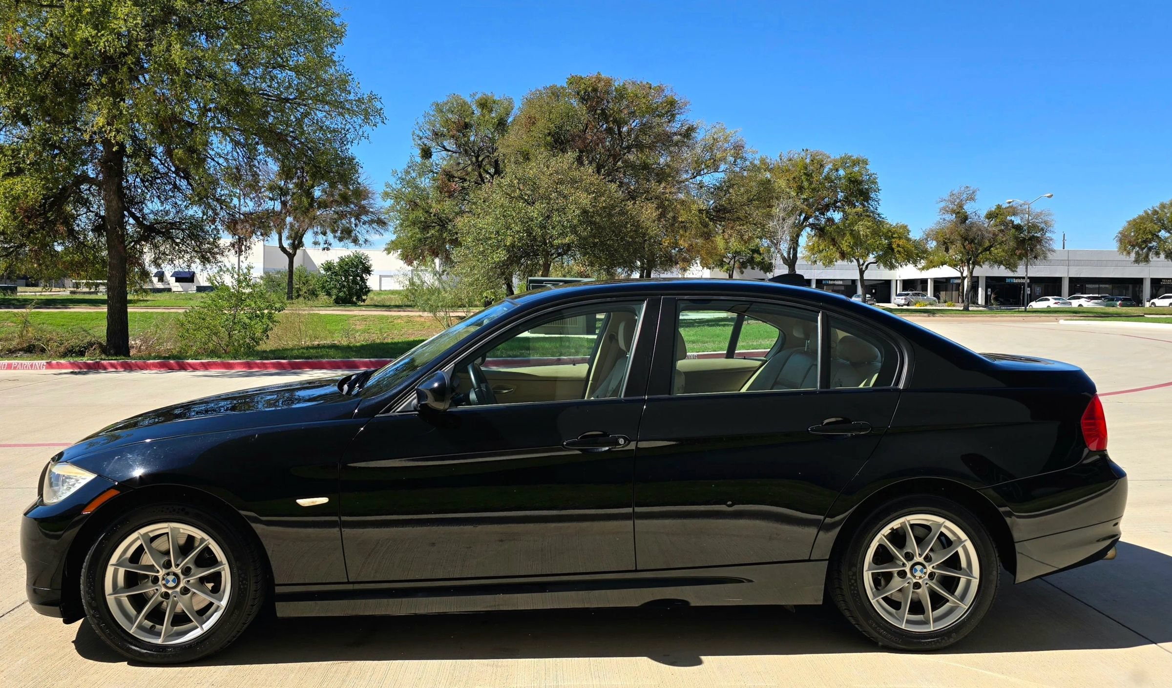 Used 2010 BMW 328i Sedan RWD image 9
