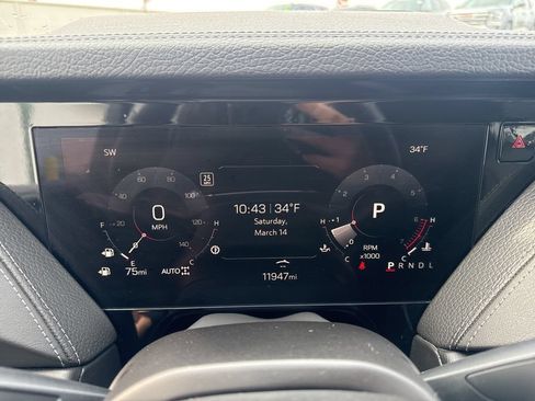 Used 2025 GMC Yukon Denali AWD/4WD image 33