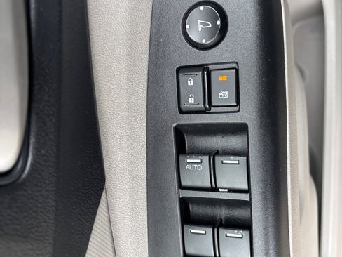 Used 2013 Honda CR-V LX image 16