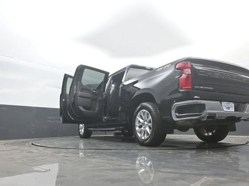 Used 2021 Chevrolet Silverado 1500 LTZ w/ Technology Package AWD/4WD image 46