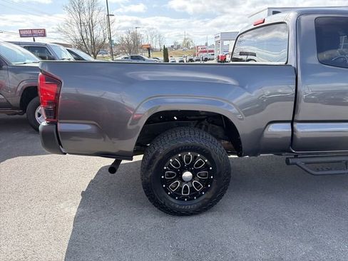 Used 2020 Toyota Tacoma SR image 6