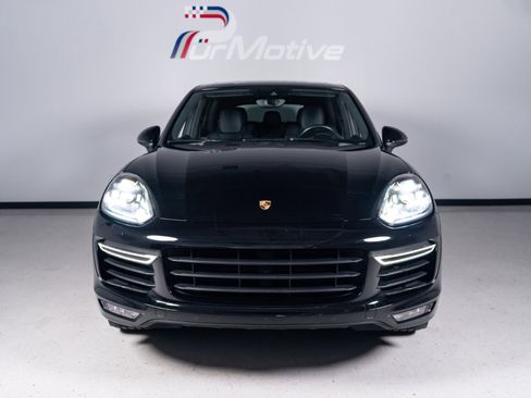 Used 2016 Porsche Cayenne Turbo AWD/4WD image 31