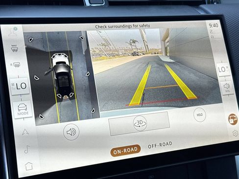 Certified 2025 Land Rover Discovery Sport Dynamic SE AWD/4WD image 23