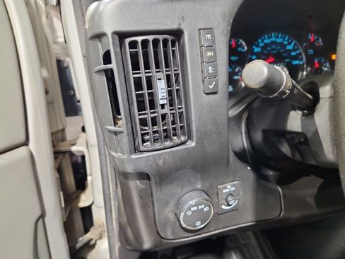 Used 2009 Chevrolet Express 2500 Extended image 10