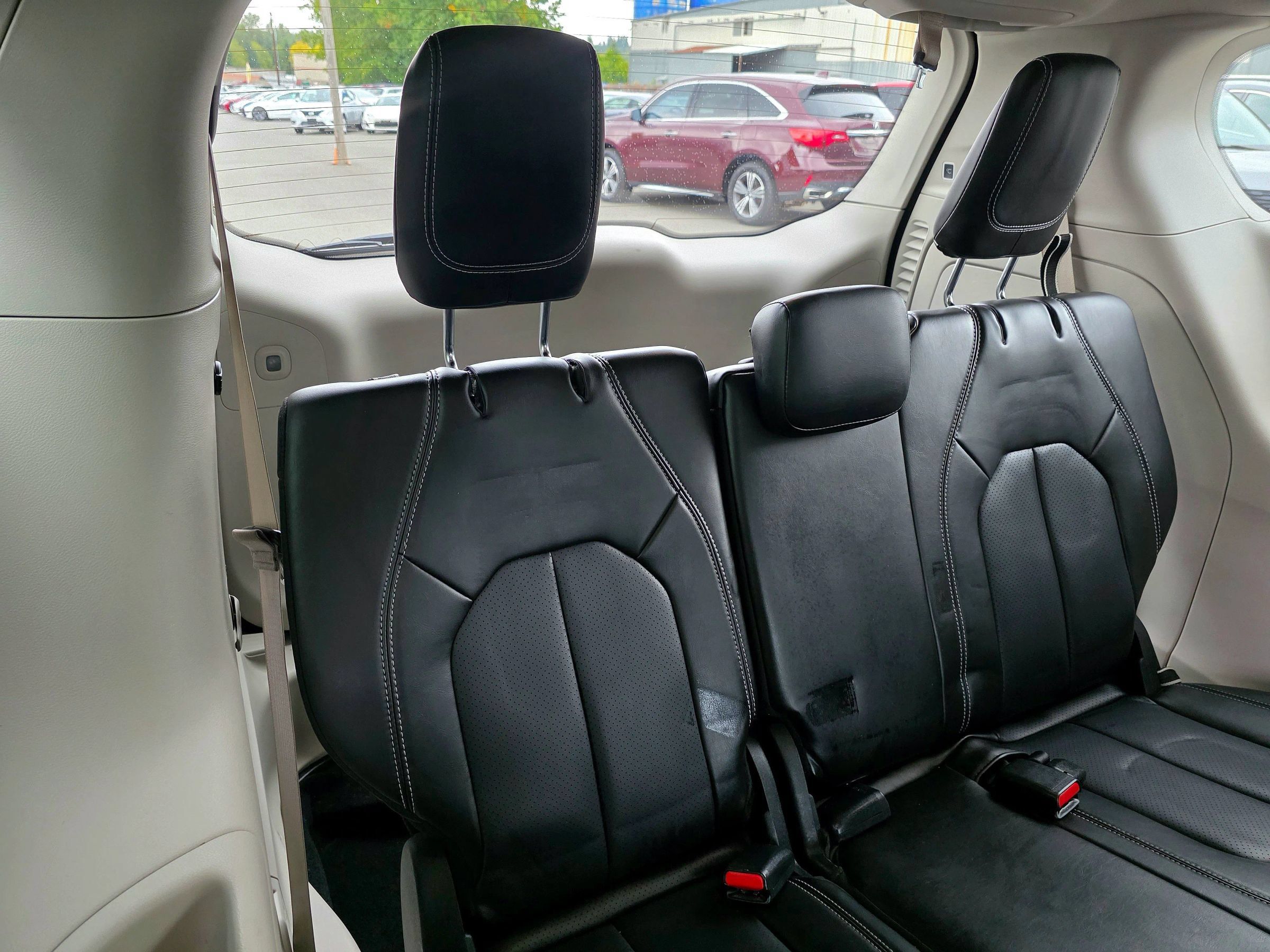 Used 2023 Chrysler Pacifica Touring-L FWD image 57