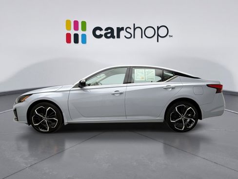 Used 2023 Nissan Altima 2.5 SR image 2