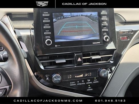 Used 2023 Toyota Camry SE FWD image 7