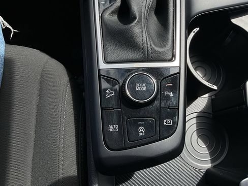 Used 2025 Kia Sportage LX FWD image 18