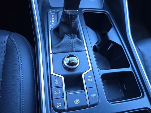 Certified 2025 Kia Sorento S w/ Panoramic Sunroof Package image 25