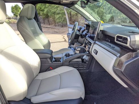 Used 2024 Toyota Tacoma Limited w/ Limited Package (LT) AWD/4WD image 21