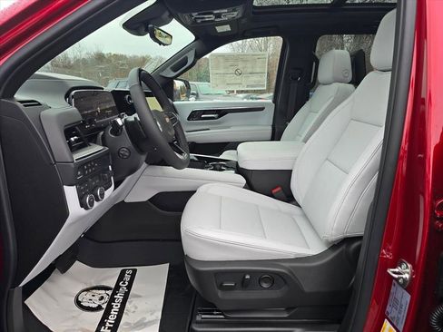 New 2026 Chevrolet Suburban Premier AWD/4WD image 7