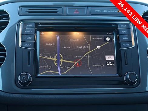 Used 2017 Volkswagen Tiguan Sport image 23