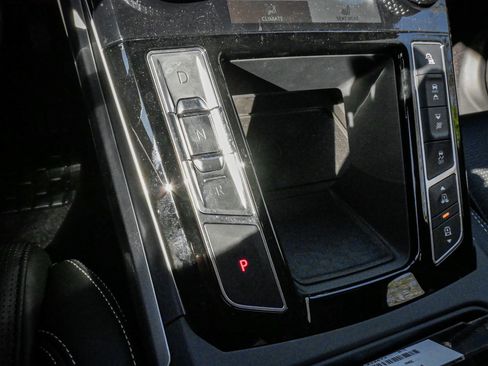 Used 2024 Jaguar I-PACE R-Dynamic HSE image 26