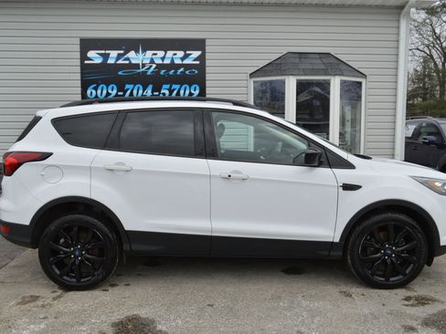 Used 2019 Ford Escape SE image 6