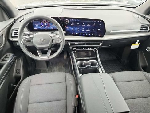 Used 2026 Chevrolet Traverse LT w/ Midnight/Sport Edition FWD image 6