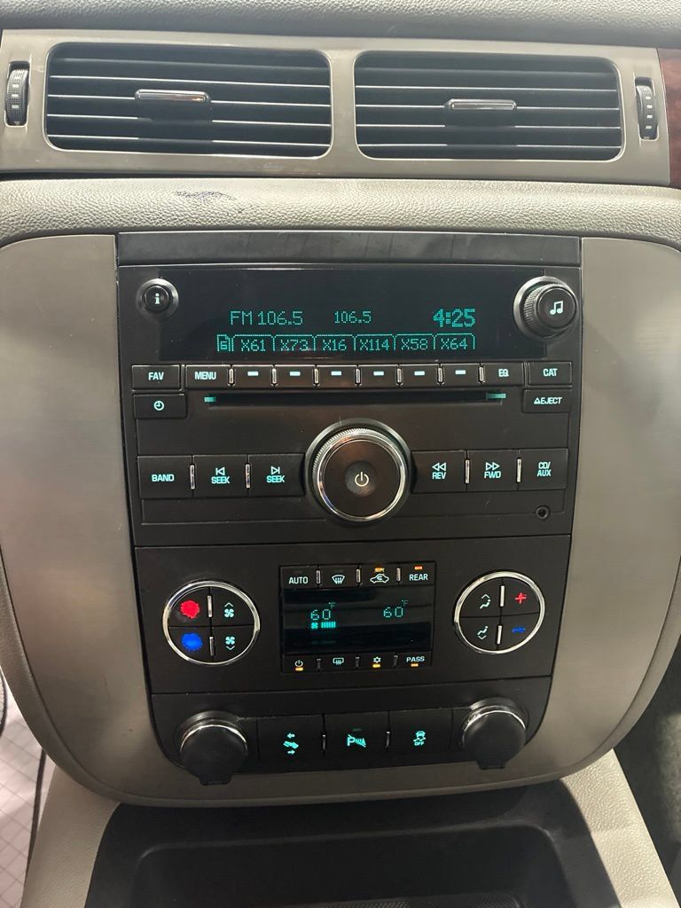 Used 2014 GMC Yukon SLT w/ SLT Chrome Package AWD/4WD image 22