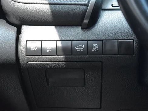 Used 2021 Toyota Camry SE FWD image 17
