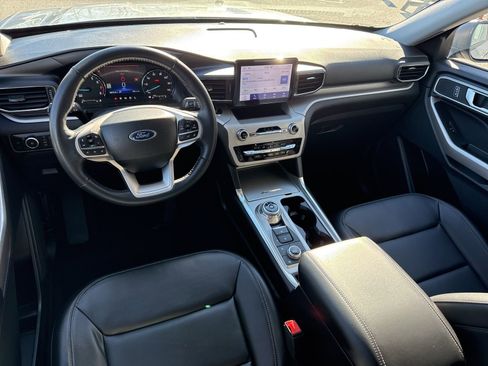 Used 2023 Ford Explorer XLT w/ Equipment Group 202A image 17