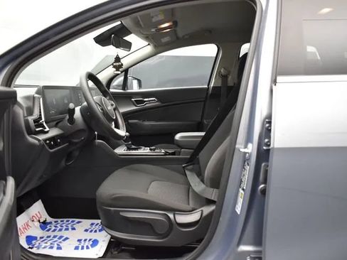 Used 2025 Kia Sportage LX FWD image 14