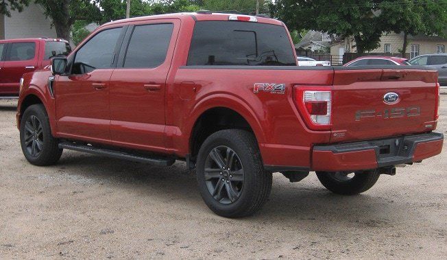 Used 2023 Ford F150 Lariat AWD/4WD image 3