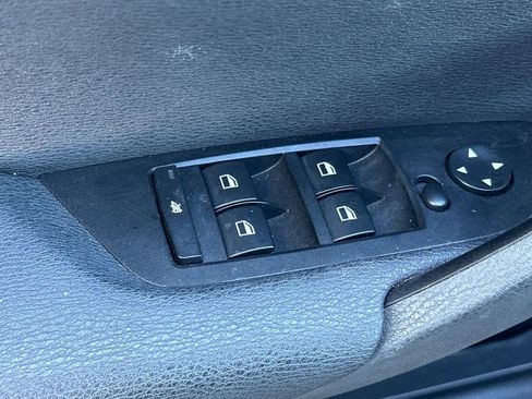 Used 2015 BMW X1 sDrive28i image 11