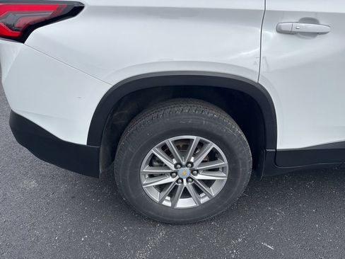 Used 2023 Chevrolet Traverse LT image 26