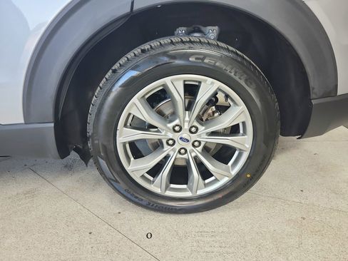 Used 2023 Ford Explorer Limited image 46
