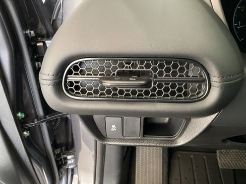 New 2026 Honda HR-V LX image 8