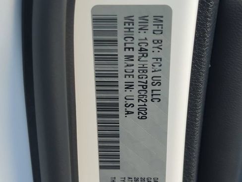 Used 2023 Jeep Grand Cherokee Limited AWD/4WD image 30
