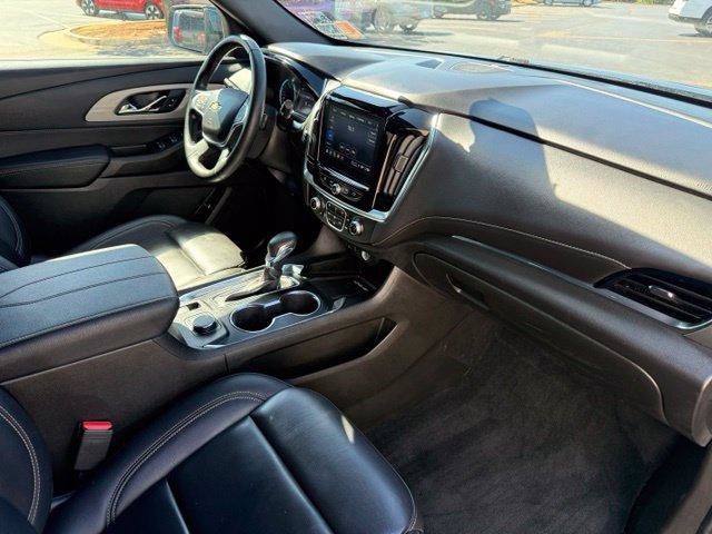Used 2023 Chevrolet Traverse LT AWD/4WD image 4