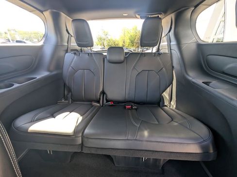 New 2026 Chrysler Pacifica Select w/ S Appearance Package image 16