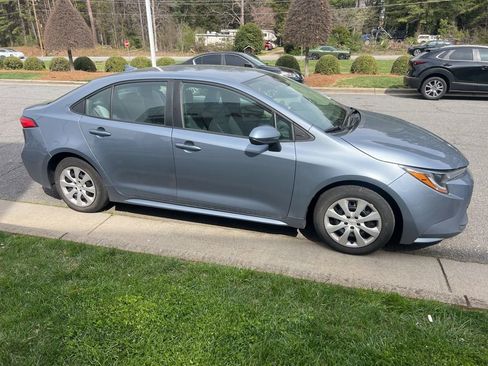 Used 2024 Toyota Corolla LE image 3