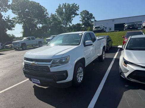 Used 2022 Chevrolet Colorado LT w/ Fleet Safety Package RWD image 2