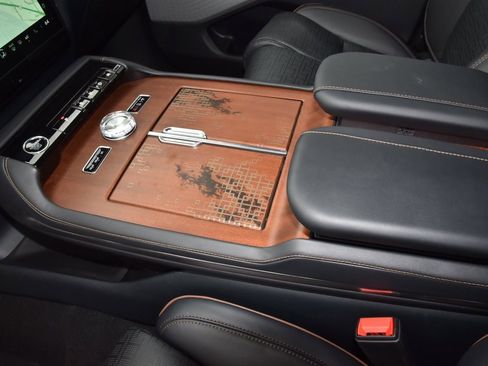 New 2026 Lincoln Navigator L Black Label AWD/4WD image 33