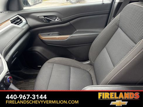 Used 2023 GMC Acadia SLE w/ Driver Convenience Package image 13