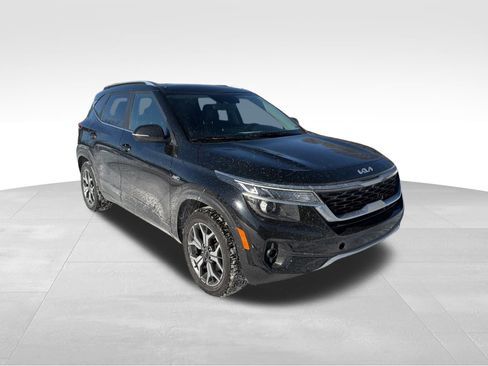 Used 2022 Kia Seltos EX image 3