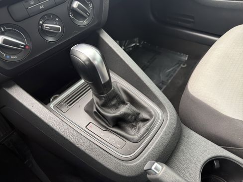 Used 2017 Volkswagen Jetta S image 23