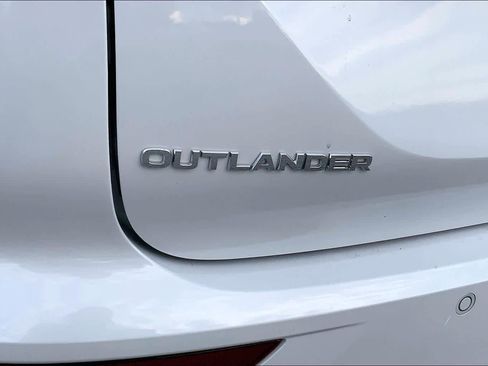 Used 2024 Mitsubishi Outlander SE FWD image 30