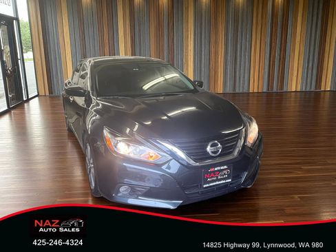 Used 2017 Nissan Altima 2.5 SV FWD image 1