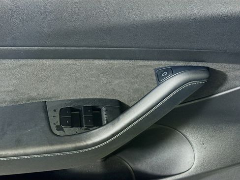 Used 2021 Tesla Model 3 Standard Range image 23