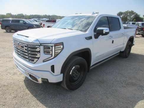 New 2026 GMC Sierra 1500 Denali w/ Denali Reserve Package AWD/4WD image 12
