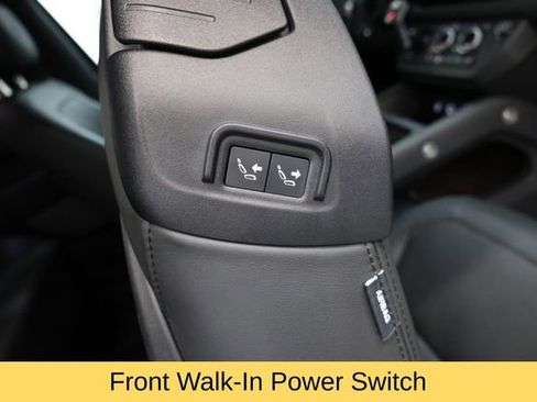 Used 2023 Land Rover Defender 90 V8 image 36