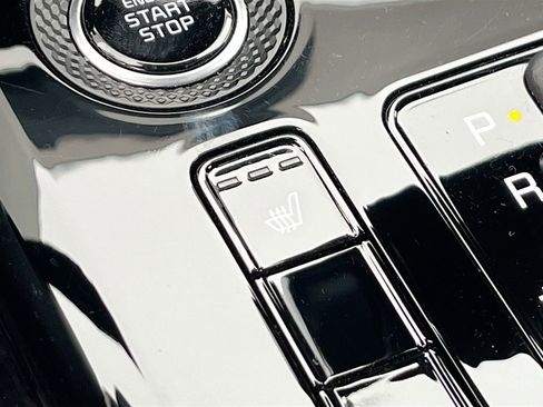 Certified 2024 Kia Niro EX image 19