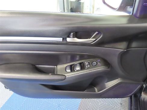 Used 2023 Nissan Altima 2.5 SV image 16