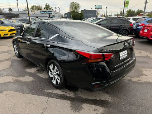 Used 2024 Nissan Altima 2.5 S FWD image 7