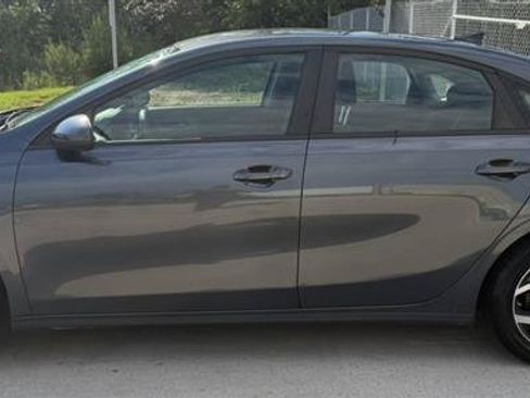 Used 2021 Kia Forte LXS FWD image 4
